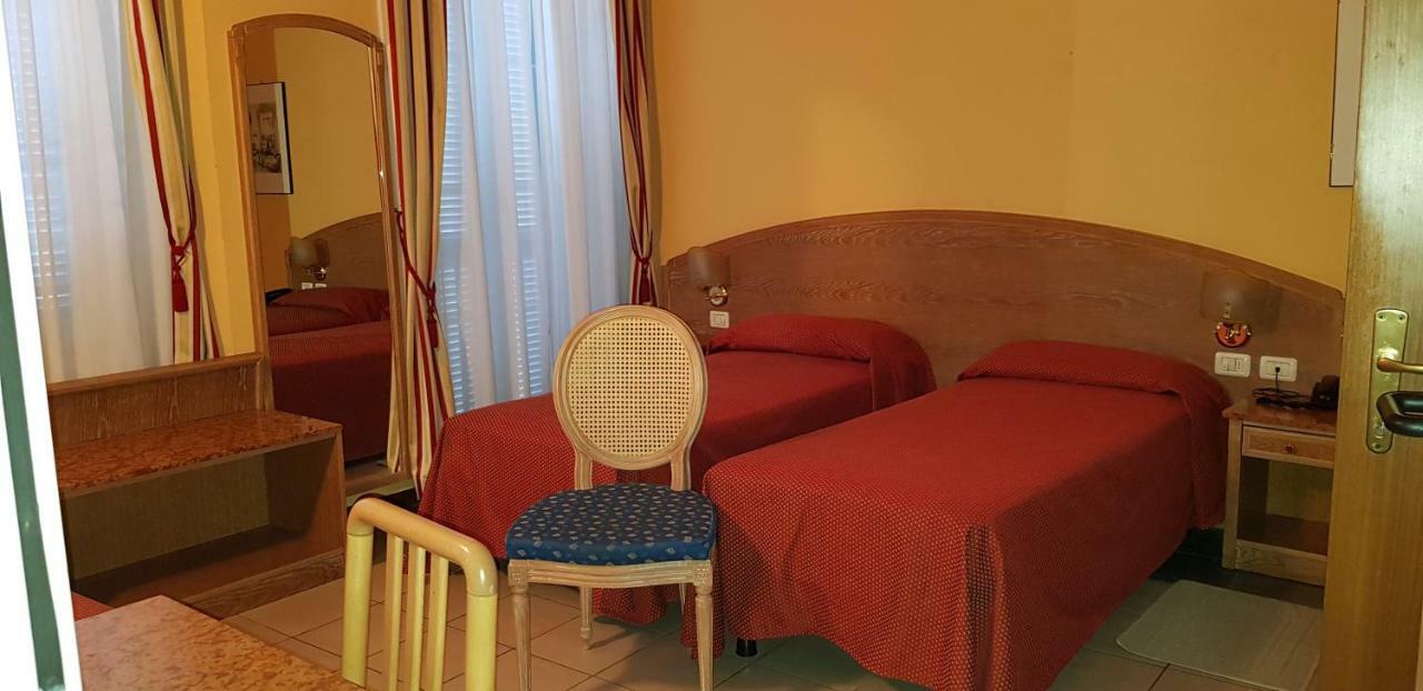 Hotel La Cupola Новара Екстер'єр фото
